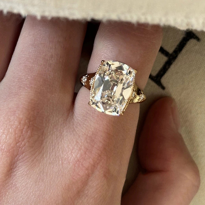 Wedding Superstar - Premium Star Ring 10 Carat Zircon