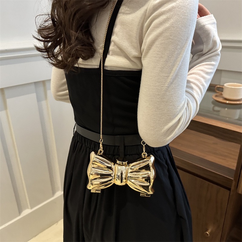 Glossy Gold Metal Bow Shaped M - Wedding Vendor 评论和价格