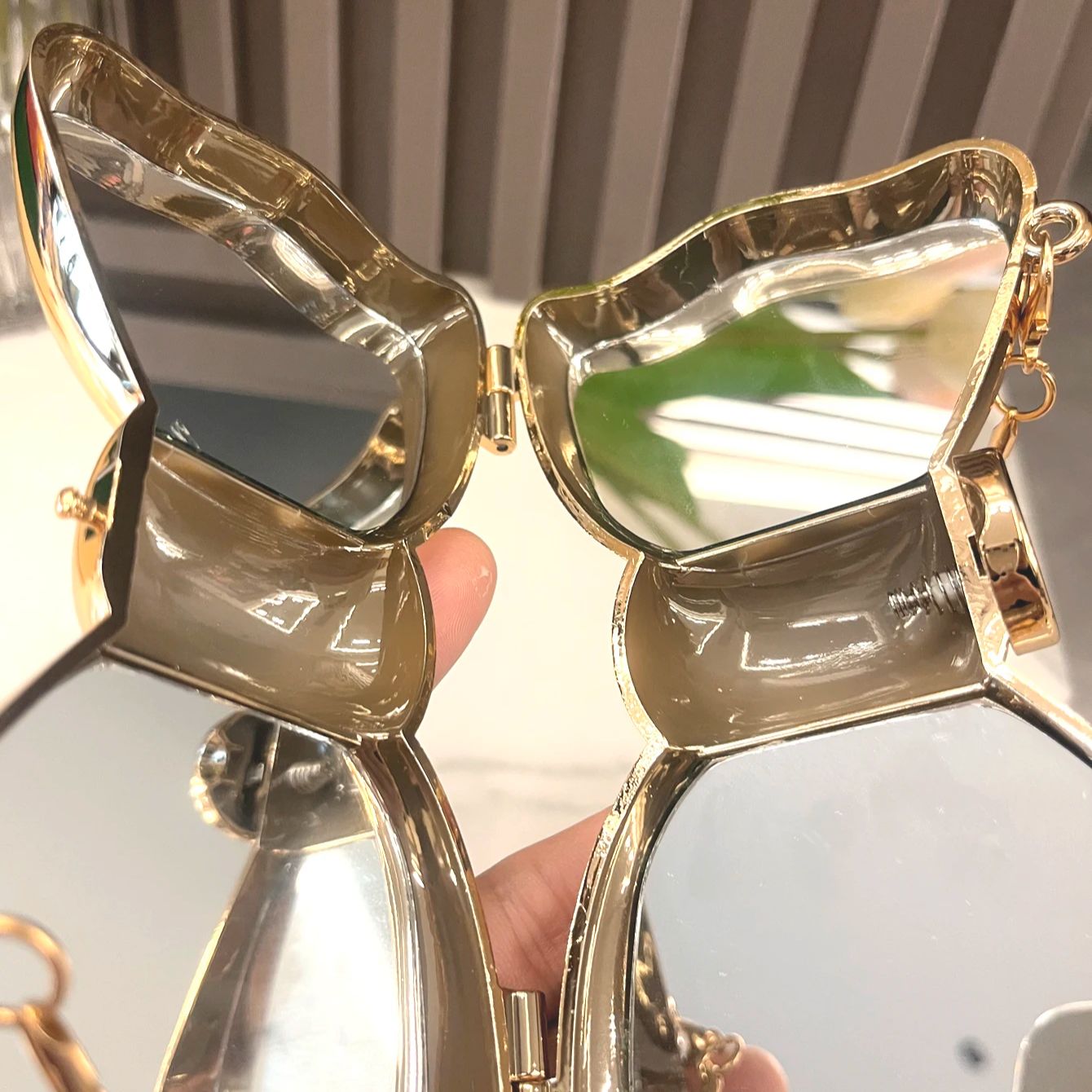 Golden Evening bag  Purses and - Wedding Vendor 评论和价格